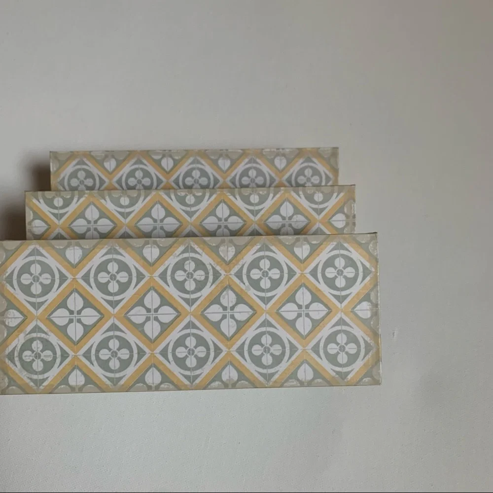 Like New! Desk Paper Holder Decor